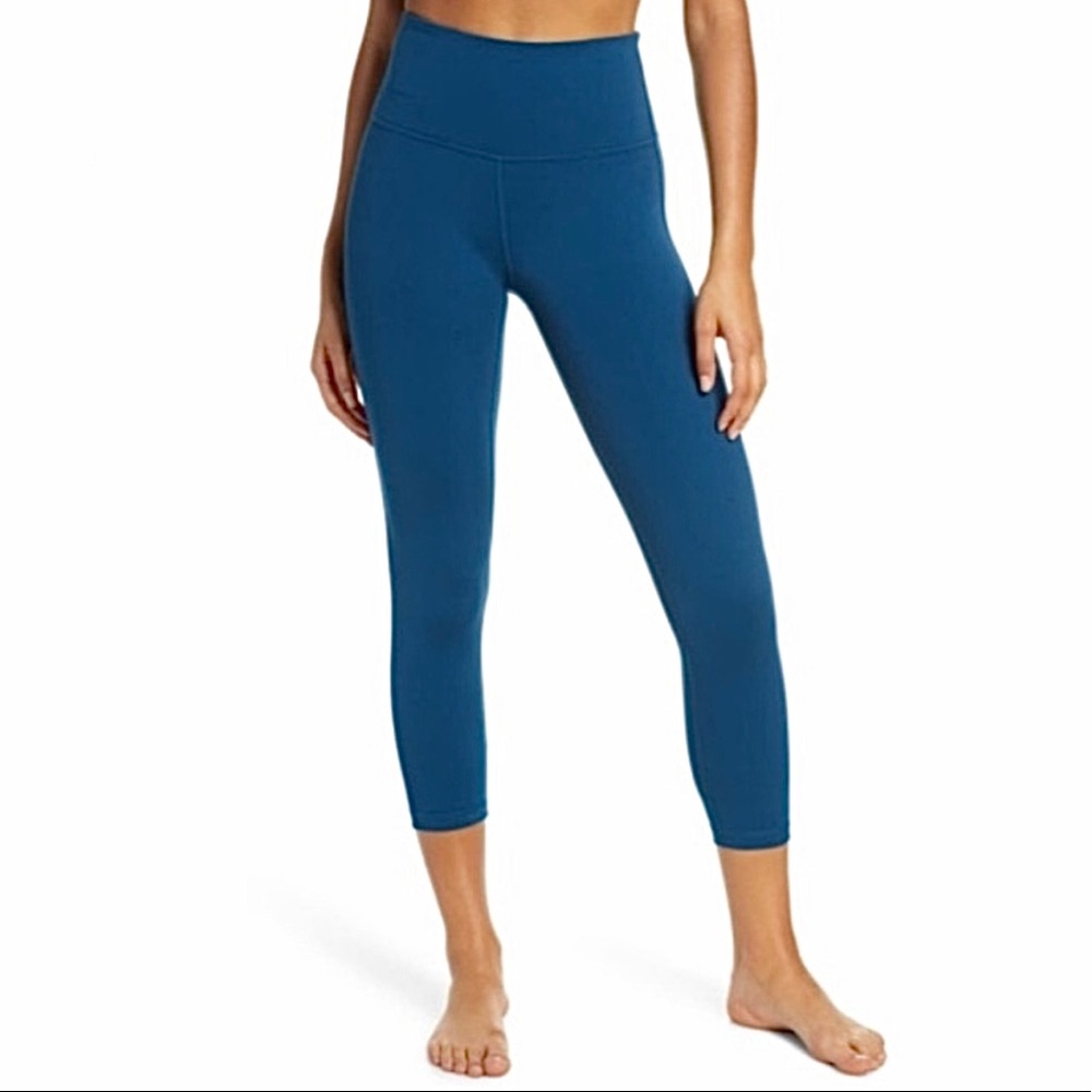 Zella Studio Lite Crop Leggings in Blue Aurora